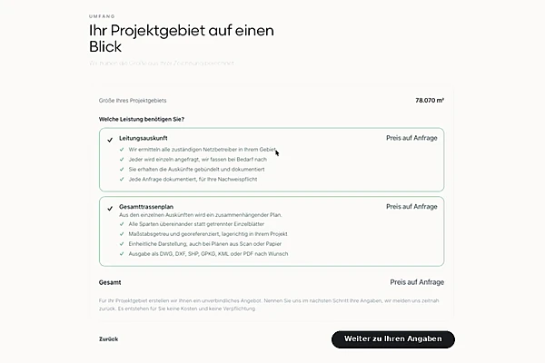 Screenshot einer deutschen Projektübersichtsseite, auf der Optionen zur Auswahl von Dienstleistungen, Beschreibungen und Preisangaben – einschließlich des Zugriffs auf den Gesamttrassenplan – sowie Schaltflächen für die Navigation und die Benutzereingabe am unteren Rand angezeigt werden.